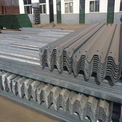 云南高速路護欄板多少錢一米昆明公路護欄價格